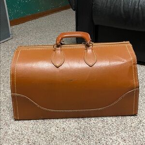 Vintage Classic Brown Leather hard structured top handle Men's toteBag